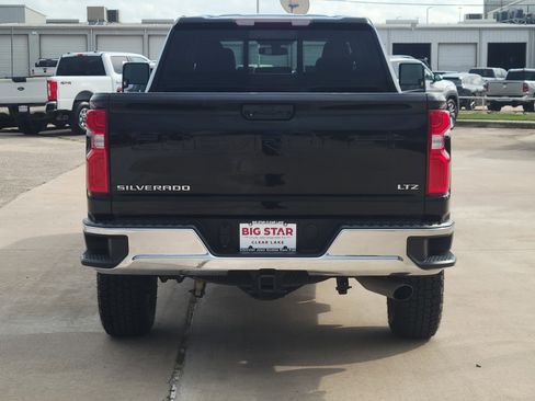 Used 2022 Chevrolet Silverado 2500 LTZ w/ LTZ Convenience Package image 6