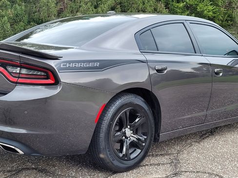 Used 2020 Dodge Charger SXT image 6