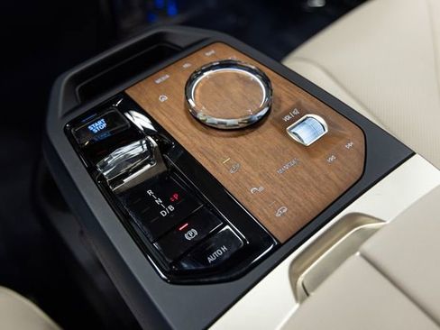 Certified 2023 BMW iX xDrive50 w/ Premium Package AWD/4WD image 19