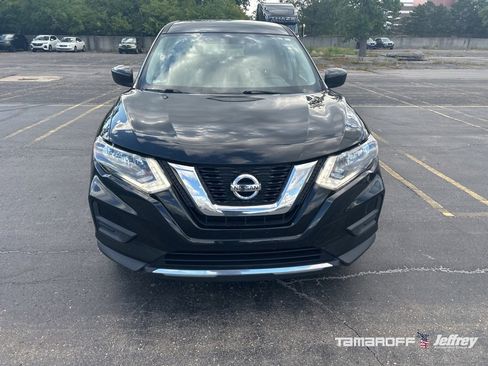 Used 2017 Nissan Rogue S image 3