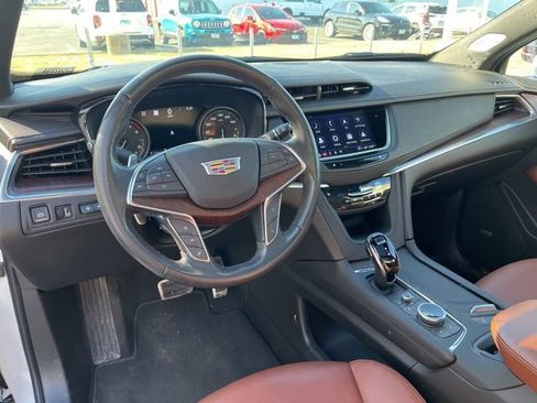 Used 2023 Cadillac XT5 Sportv w/ Technology Package image 11