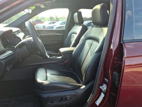 Certified 2026 Jeep Grand Cherokee Limited w/ Limited Altitude Package AWD/4WD image 12
