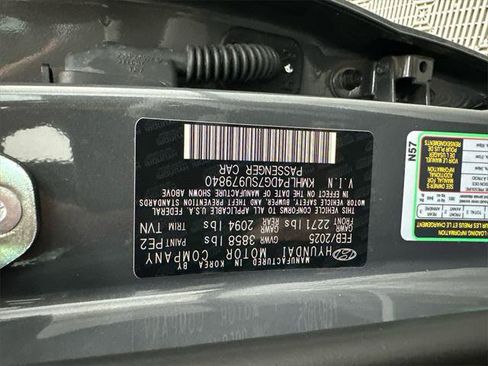 New 2025 Hyundai Elantra Limited image 33