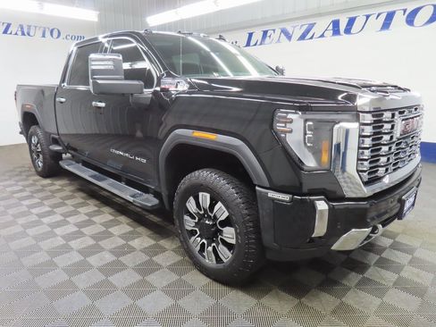 Used 2025 GMC Sierra 3500 Denali w/ Denali Reserve Package image 3