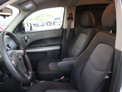 Used 2010 Chevrolet HHR LS image 10