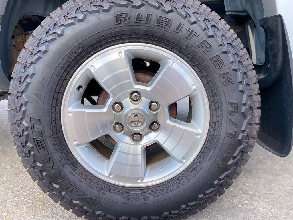 Used 2005 Toyota Tacoma PreRunner w/ TRD Sport Pkg #1 RWD image 11