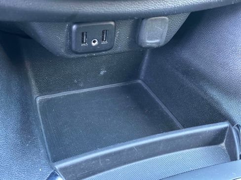 Used 2021 Chevrolet Traverse LS image 30