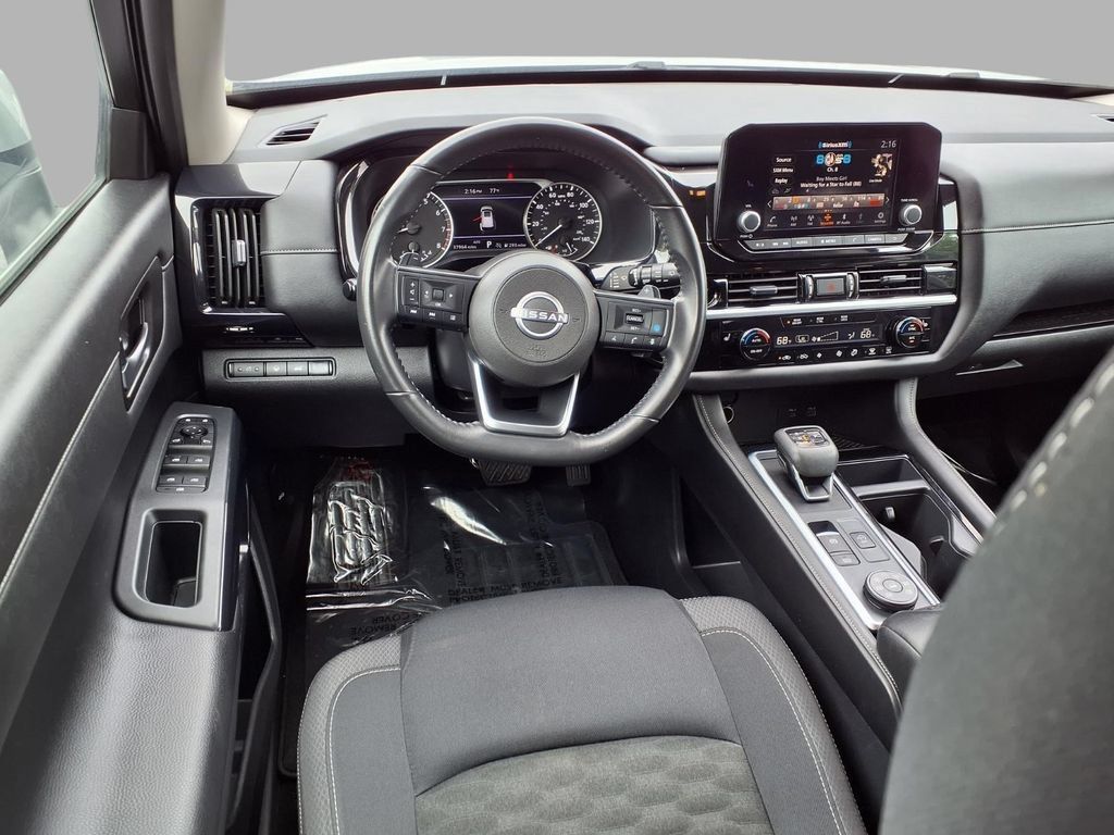 Used 2025 Nissan Pathfinder SV AWD/4WD image 4