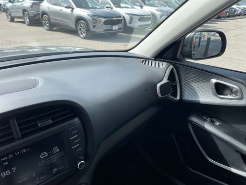 Used 2025 Kia Soul LX w/ LX Technology Package image 33