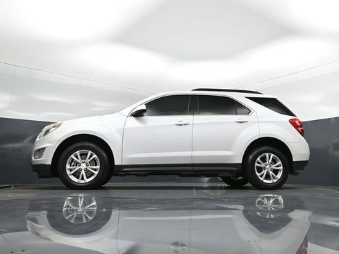 Used 2017 Chevrolet Equinox LT w/ Convenience Package image 40