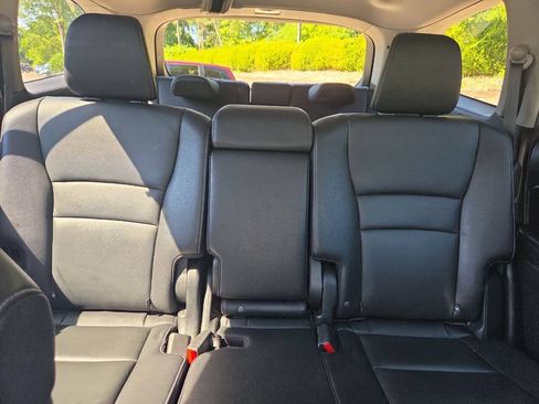 Used 2019 Honda Pilot Touring image 26