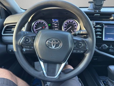 Used 2020 Toyota Camry LE image 14