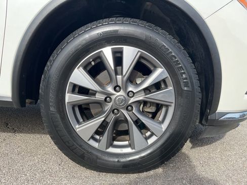 Used 2017 Nissan Murano SV image 18