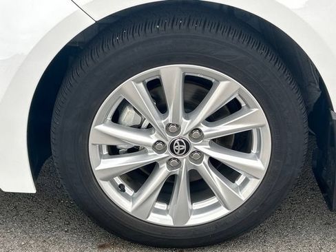 Used 2023 Toyota Corolla LE w/ LE Convenience Package FWD image 14