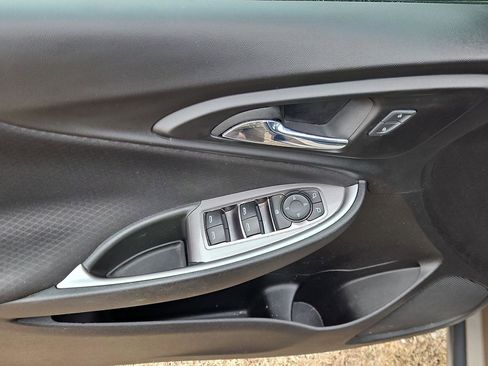 Used 2022 Chevrolet Malibu LT image 13