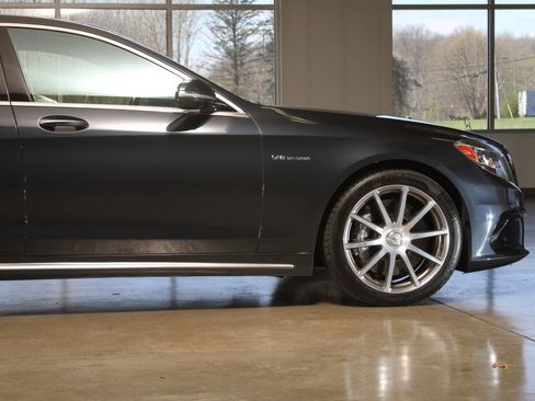 Used 2014 Mercedes-Benz S 63 AMG 4MATIC Sedan w/ Driver Assistance Package image 12
