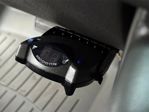 Used 2025 Toyota RAV4 LE image 41