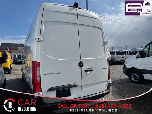 Used 2023 Mercedes-Benz Sprinter 2500 image 4