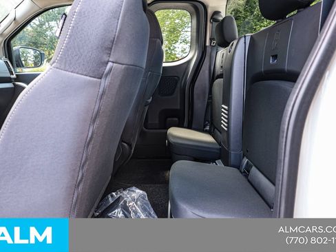 Used 2025 Nissan Frontier SV RWD image 18