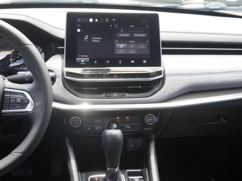 Used 2023 Jeep Compass Latitude AWD/4WD image 16