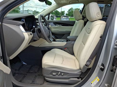 Used 2020 Cadillac XT6 Premium Luxury AWD/4WD image 17