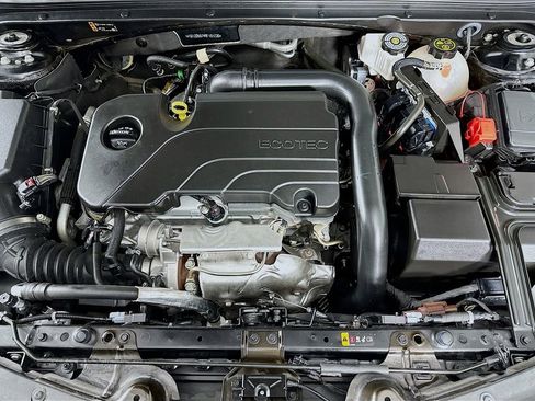 Used 2024 Chevrolet Malibu LT image 36