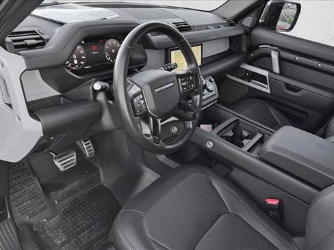 Used 2024 Land Rover Defender 110 X-Dynamic SE AWD/4WD image 12