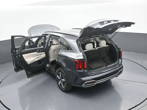 Used 2023 Kia Sorento S image 61