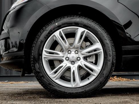 Used 2026 Land Rover Range Rover Velar S image 4