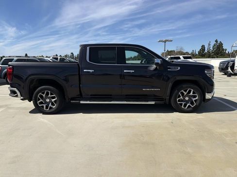Used 2022 GMC Sierra 1500 SLT w/ SLT Premium Package image 8