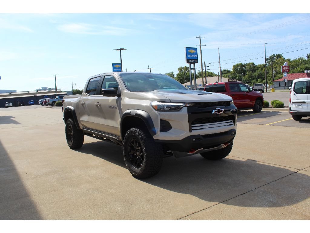 New 2026 Chevrolet Colorado ZR2 w/ Midnight Edition AWD/4WD image 4