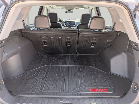 Used 2024 GMC Terrain SLT image 13