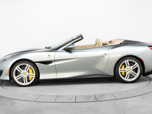 Certified 2019 Ferrari Portofino image 4