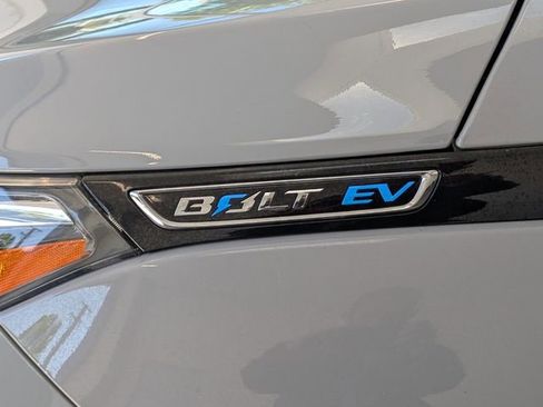 Used 2020 Chevrolet Bolt Premier w/ Infotainment Package image 5