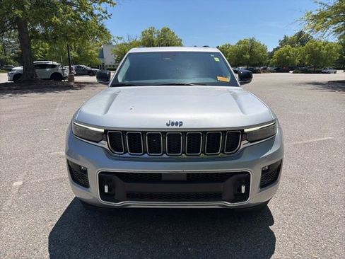 Used 2022 Jeep Grand Cherokee Overland w/ Luxury Tech Group IV AWD/4WD image 8