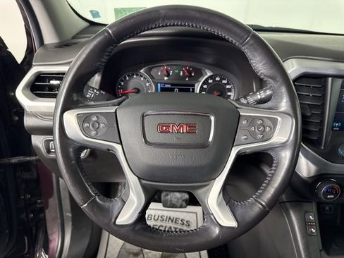Used 2018 GMC Acadia SLE image 28