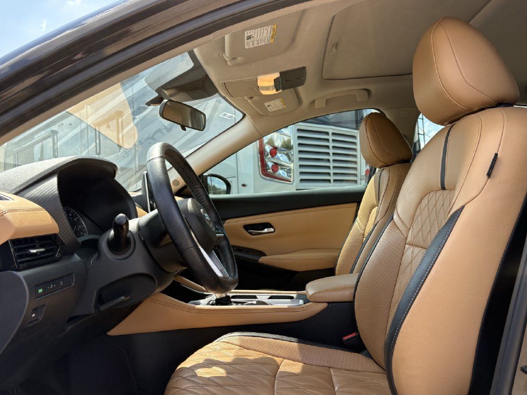 Used 2021 Nissan Sentra SV w/ SV Premium Package FWD image 13