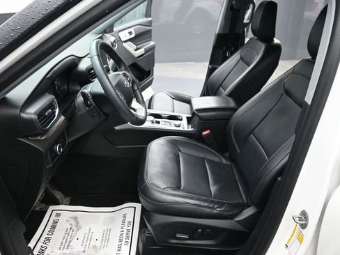 Used 2023 Ford Explorer Limited w/ Limited Technology Package image 15