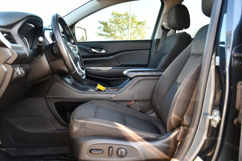 Used 2020 GMC Acadia SLE w/ Driver Convenience Package FWD image 15