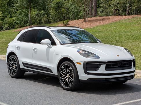 Certified 2026 Porsche Macan AWD/4WD image 25