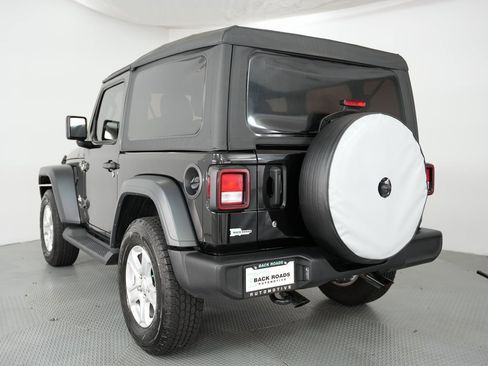 Used 2020 Jeep Wrangler Sport image 7