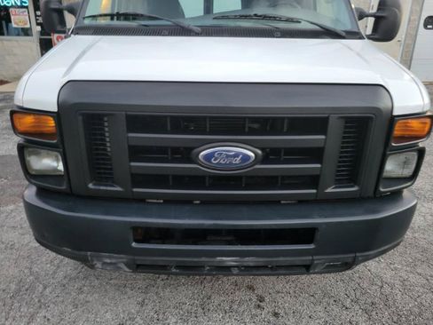 Used 2008 Ford E-350 and Econoline 350 Extended Super Duty RWD image 13