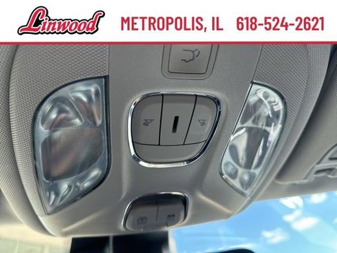 Used 2022 Jeep Compass Latitude w/ Sun and Sound Group AWD/4WD image 32