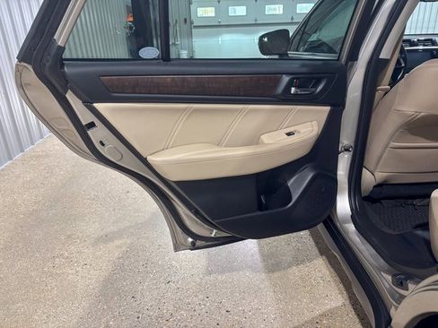 Used 2018 Subaru Outback 2.5i Limited image 23