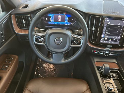 Certified 2023 Volvo XC60 B5 Plus w/ Climate Package FWD image 16