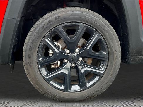 Used 2023 Jeep Renegade Altitude AWD/4WD image 31