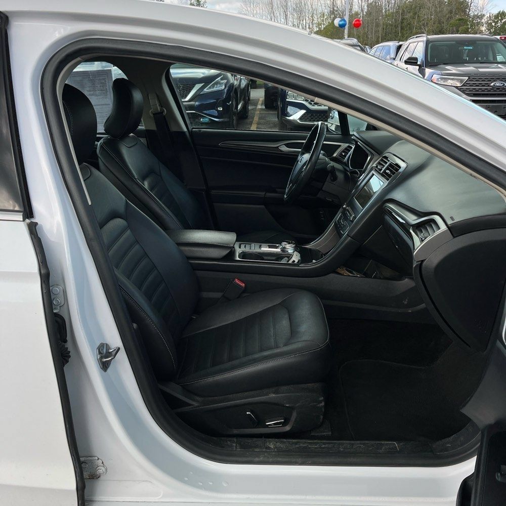 Used 2017 Ford Fusion Energi SE FWD image 6