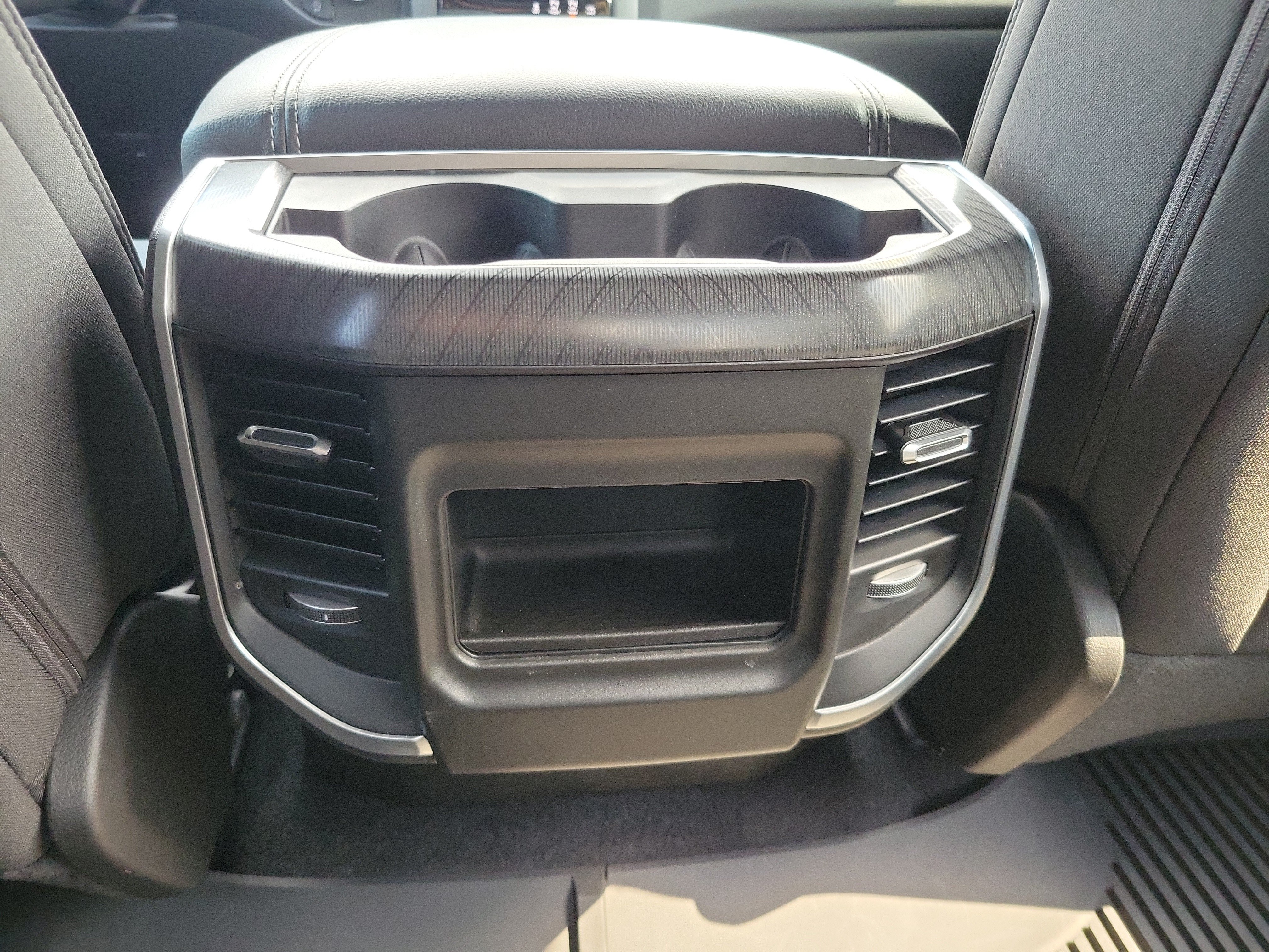 Used 2025 RAM 1500 Big Horn AWD/4WD image 9