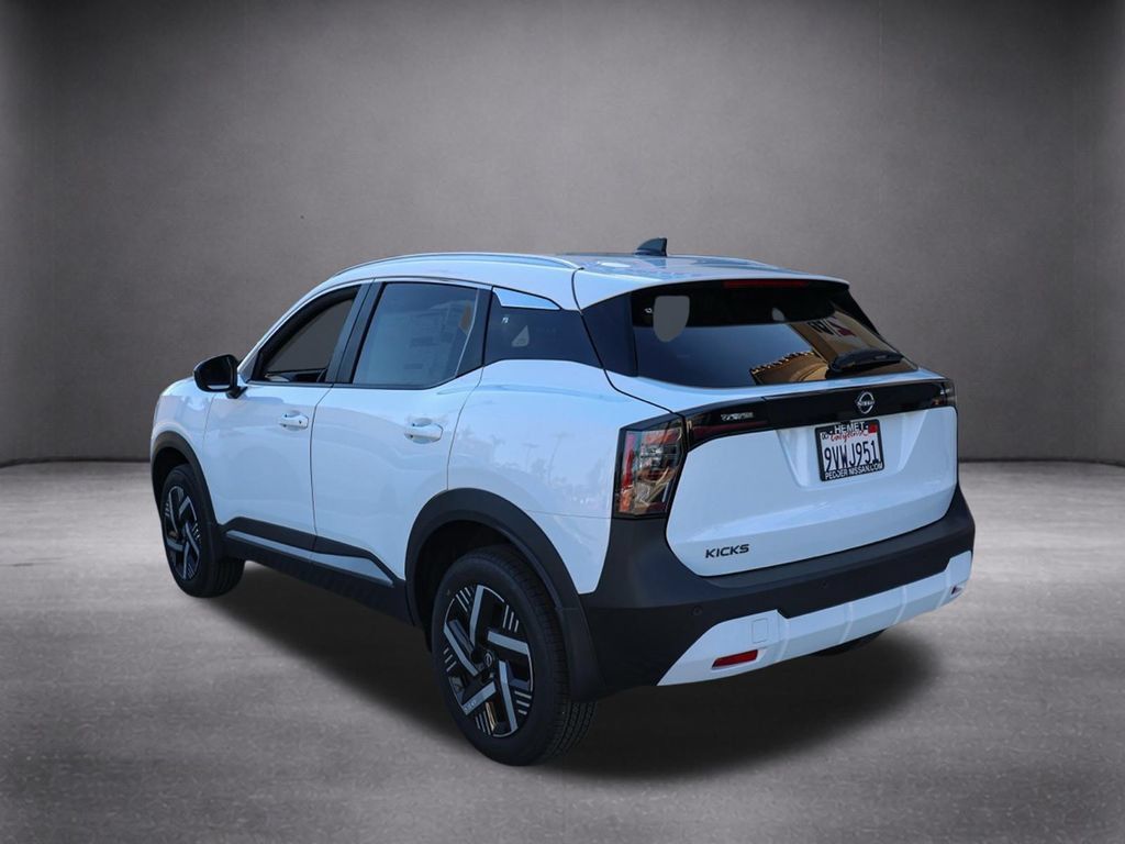 Used 2026 Nissan Kicks SV w/ Charging Package FWD image 7