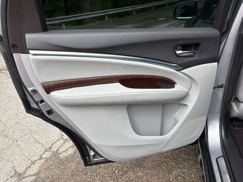 Used 2020 Acura MDX SH-AWD image 16